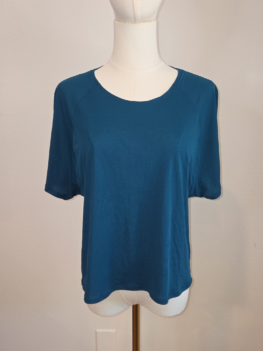 Athleta Teal Blue Short Sleeve Scoop Neck Tee